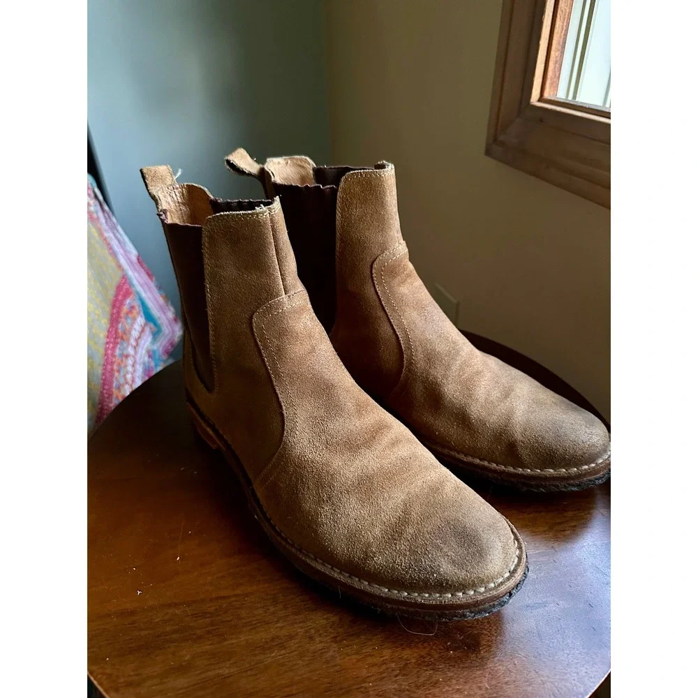 Frye Mens Tan Suede Chelsea Boots Size 10 Crepe Sole Pull On Ankle Boots